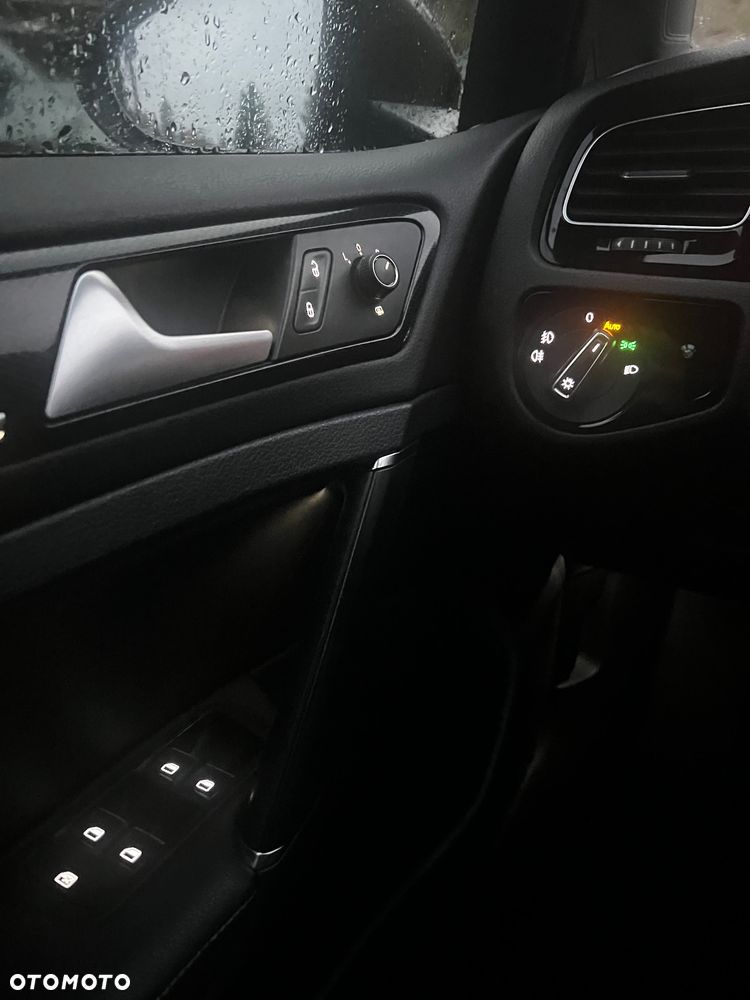 Volkswagen Golf - 30