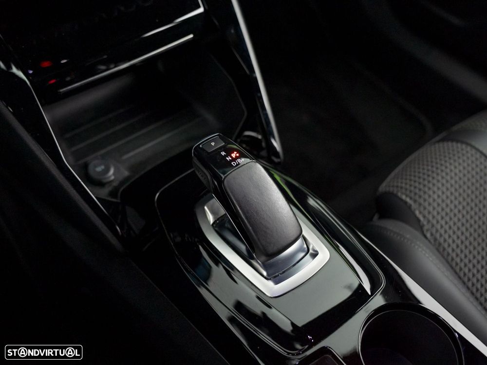 Peugeot e-2008 50 kWh GT - 26