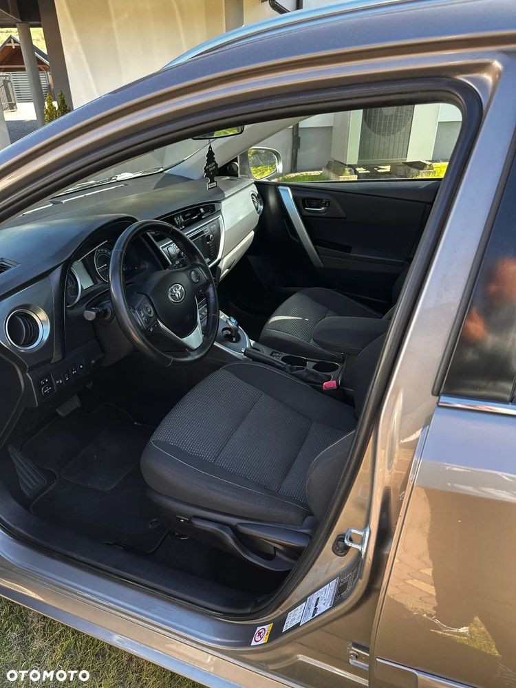 Toyota Auris - 18