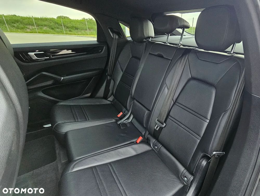 Porsche Cayenne - 25