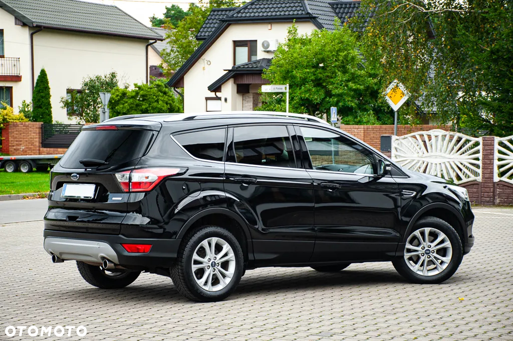 Ford Kuga 1.5 EcoBoost TITANIUM - 3