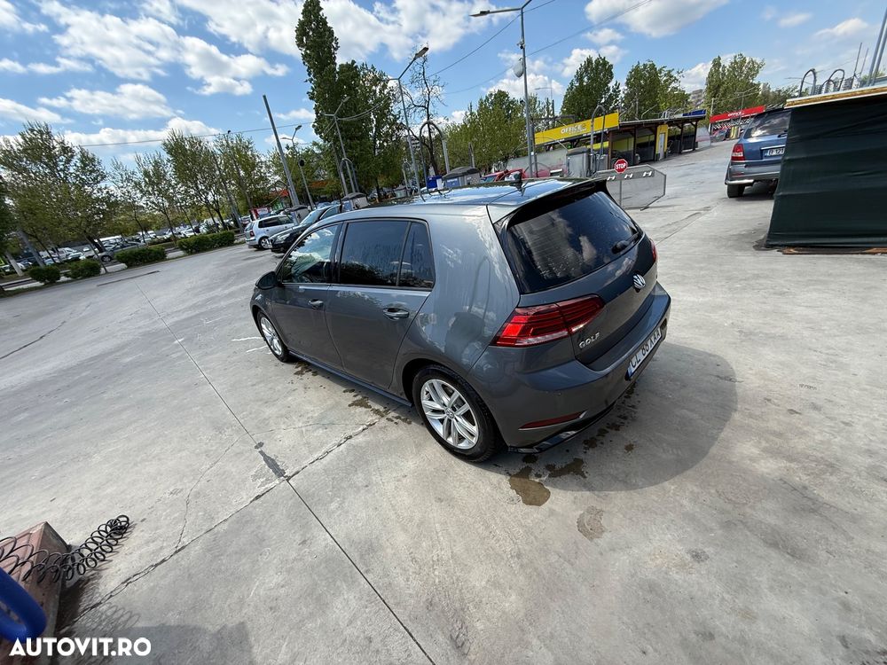 Volkswagen Golf - 8
