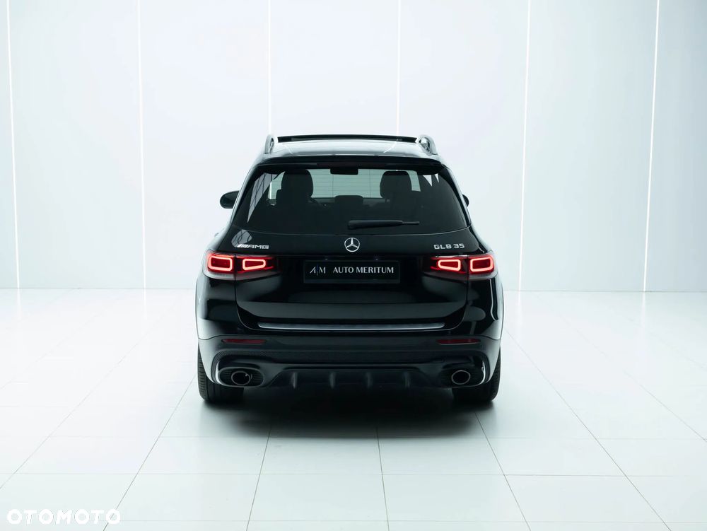 Mercedes-Benz GLB - 12