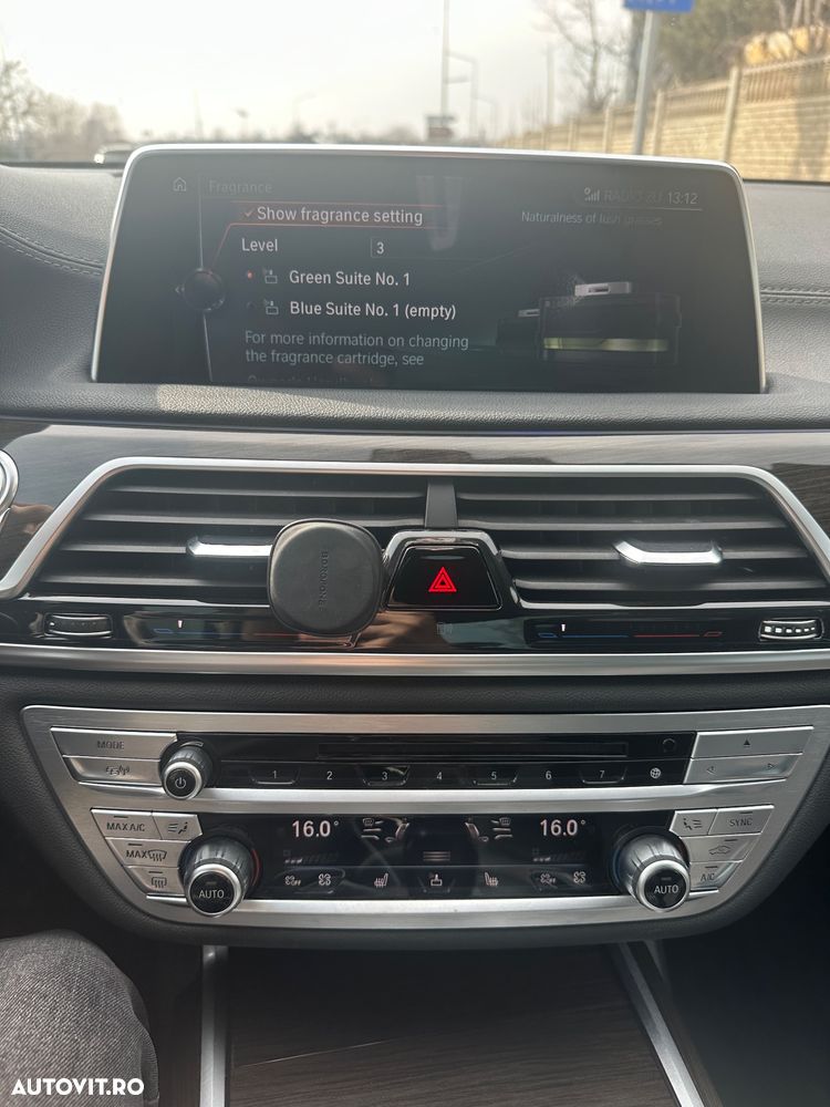 BMW Seria 7 740e iPerformance - 15