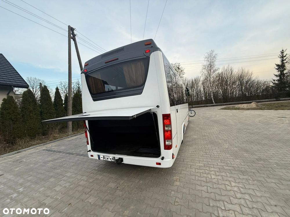 Mercedes-Benz VARIO 818D - 5