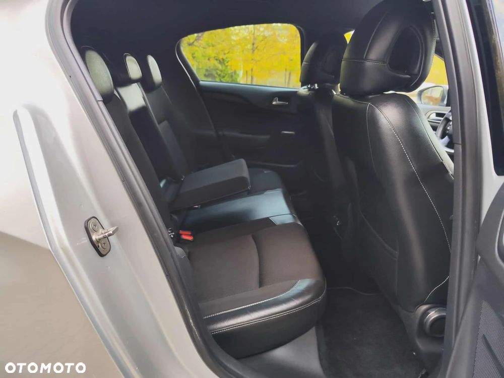 Citroën DS4 BlueHDi 120 Urban Show - 20