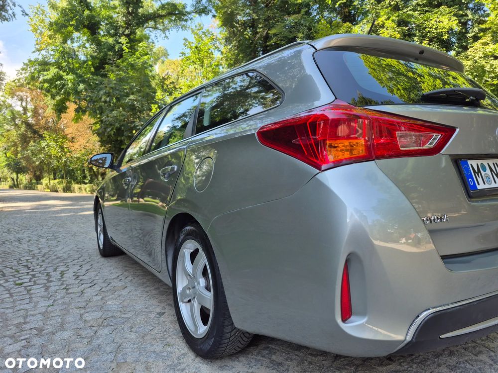 Toyota Auris - 11