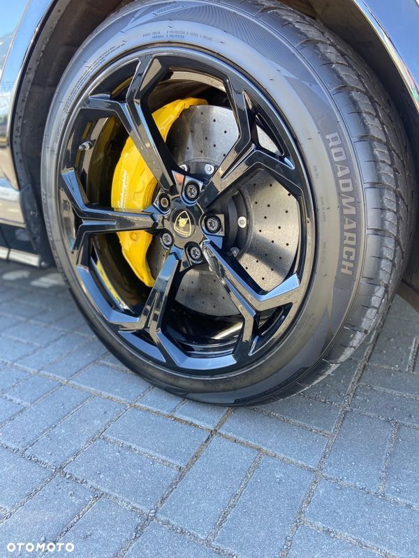 Lamborghini Urus Standard - 30