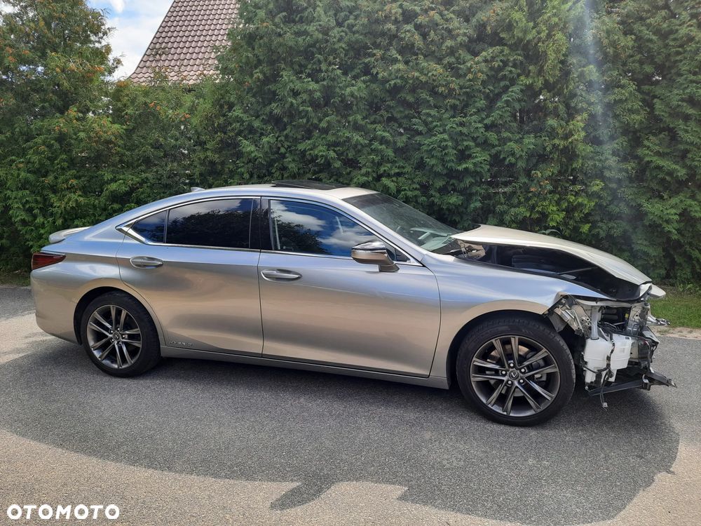 Lexus ES 300h Prestige - 5