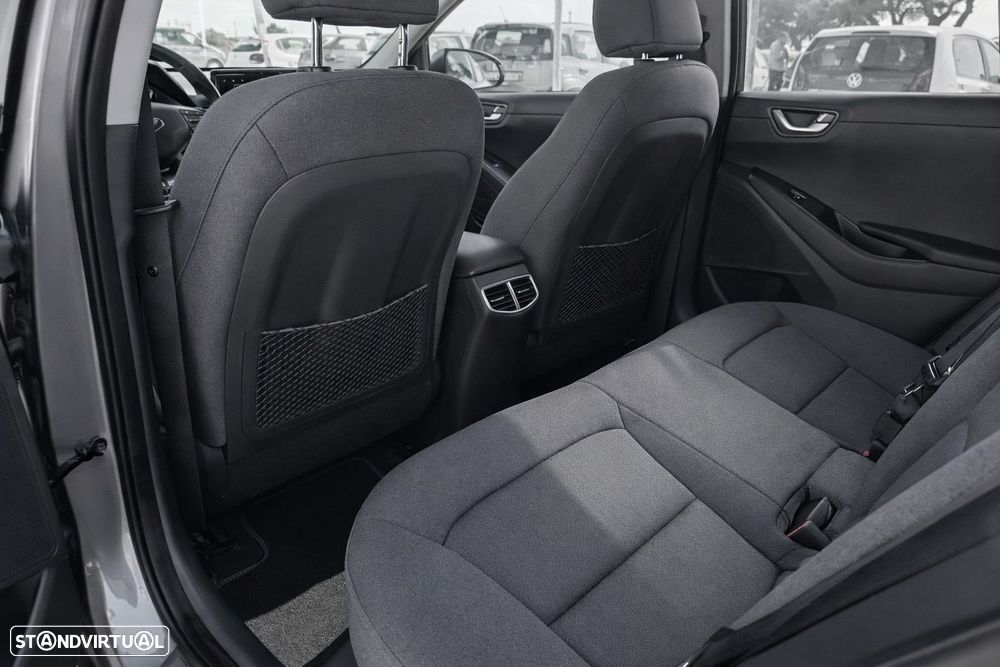 Hyundai Ioniq - 22
