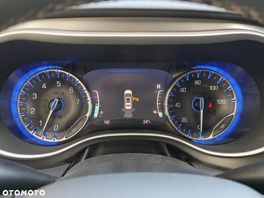 Chrysler Pacifica - 10