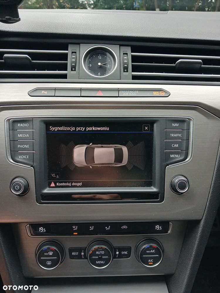 Volkswagen Passat 1.4 TSI BMT Trendline - 24