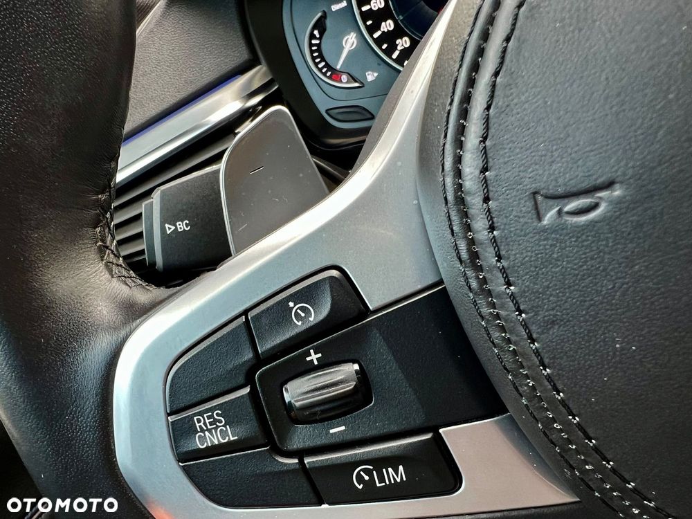 BMW Seria 5 520d xDrive M Sport Edition - 22