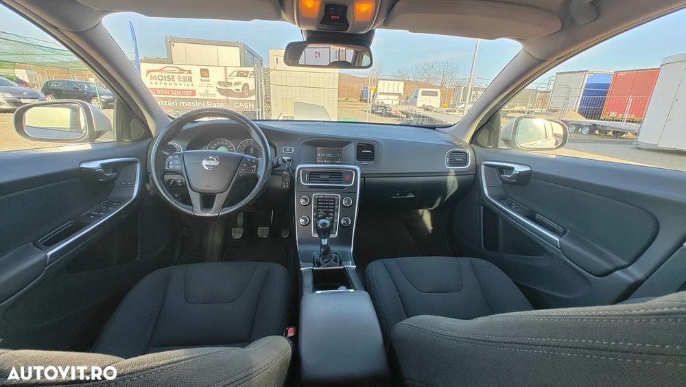 Volvo V60 D3 Momentum - 11