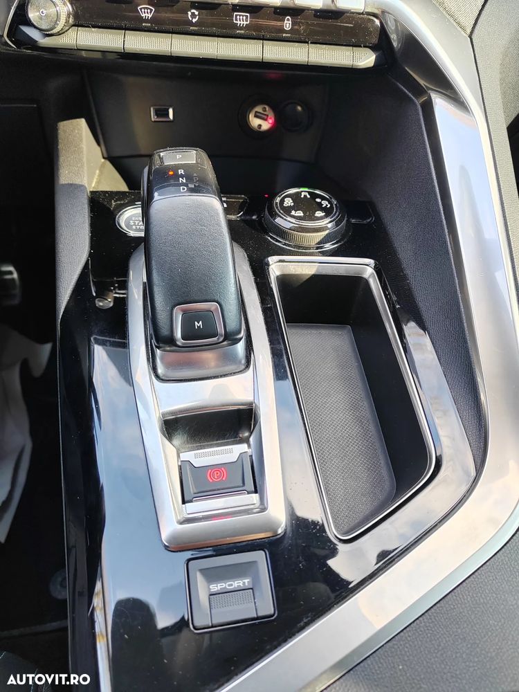 Peugeot 3008 PureTech 130 Stop & Start GPF EAT8 Crossway - 22