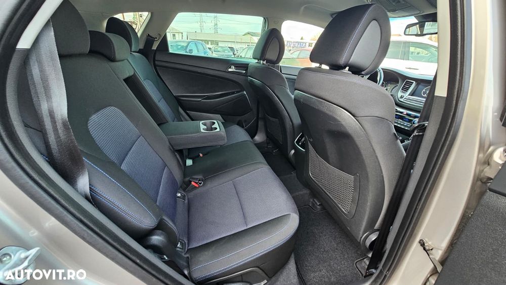 Hyundai Tucson 2.0 CRDI 4WD Automatik Style - 28