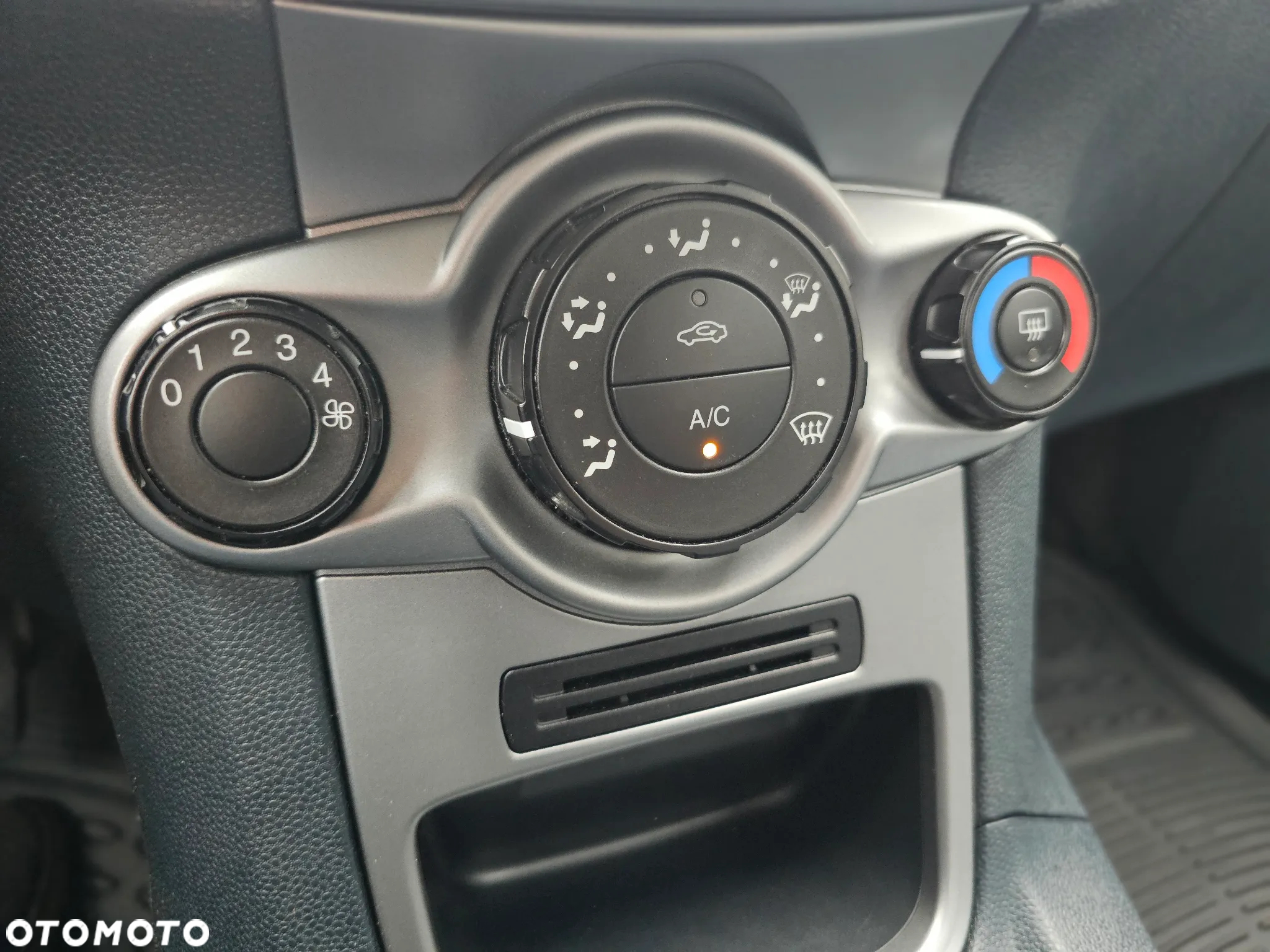 Ford Fiesta 1.25 Ambiente - 23