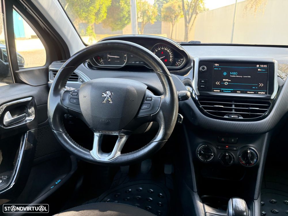 Peugeot 208 1.2 PureTech Style - 26