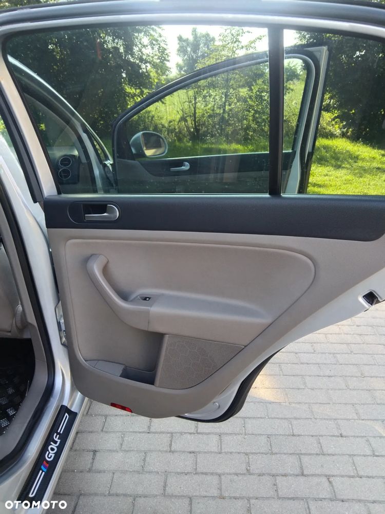 Volkswagen Golf Plus 1.6 TDI Comfortline - 14