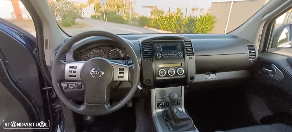 Nissan Navara 2.5 dCi KC SE 4WD - 26
