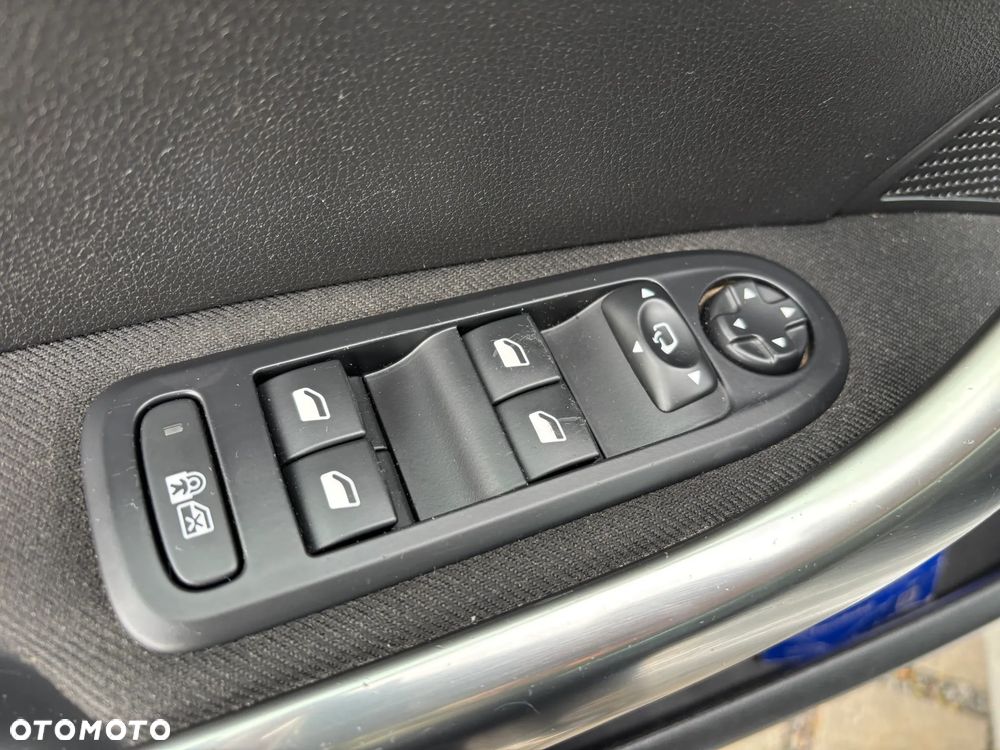 Peugeot 308 e-HDi FAP 115 Stop&Start Business Line Niveau 1 - 29
