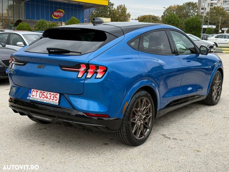 Ford Mustang Mach-E - 8