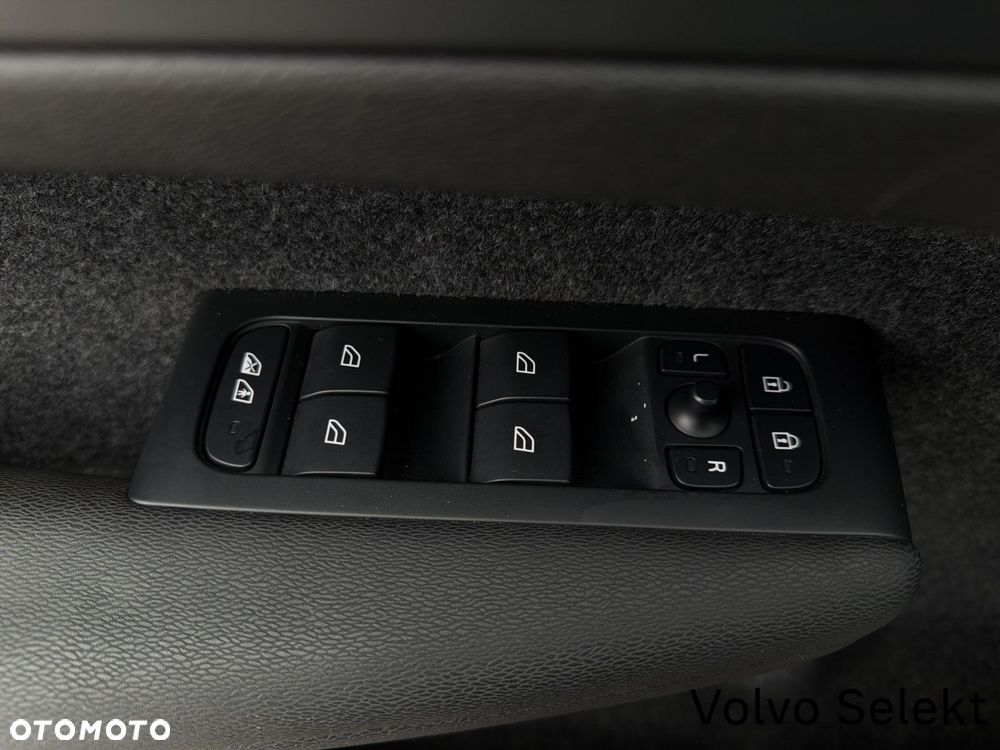 Volvo XC 40 - 25