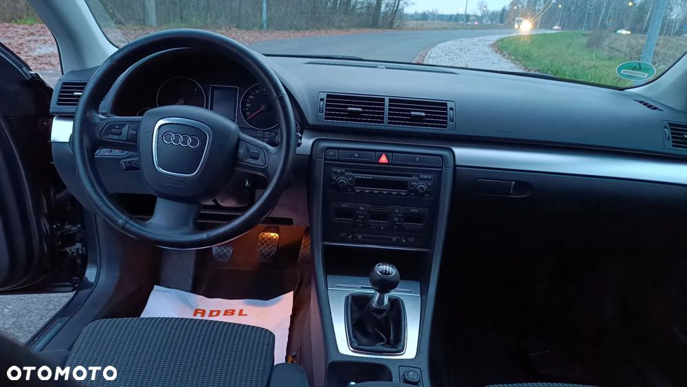 Audi A4 Avant 2.0 TDI - 24