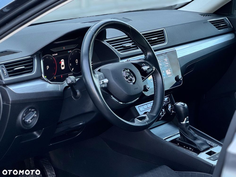Skoda Superb 2.0 TDI SCR Ambition DSG - 9