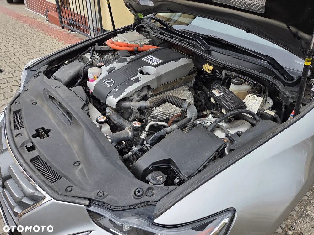 Lexus IS 300h Business Edition - 34