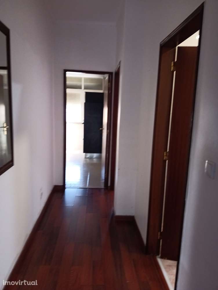 Apartamento T2 com cozinha separada na Amadora - Grande imagem: 4/7