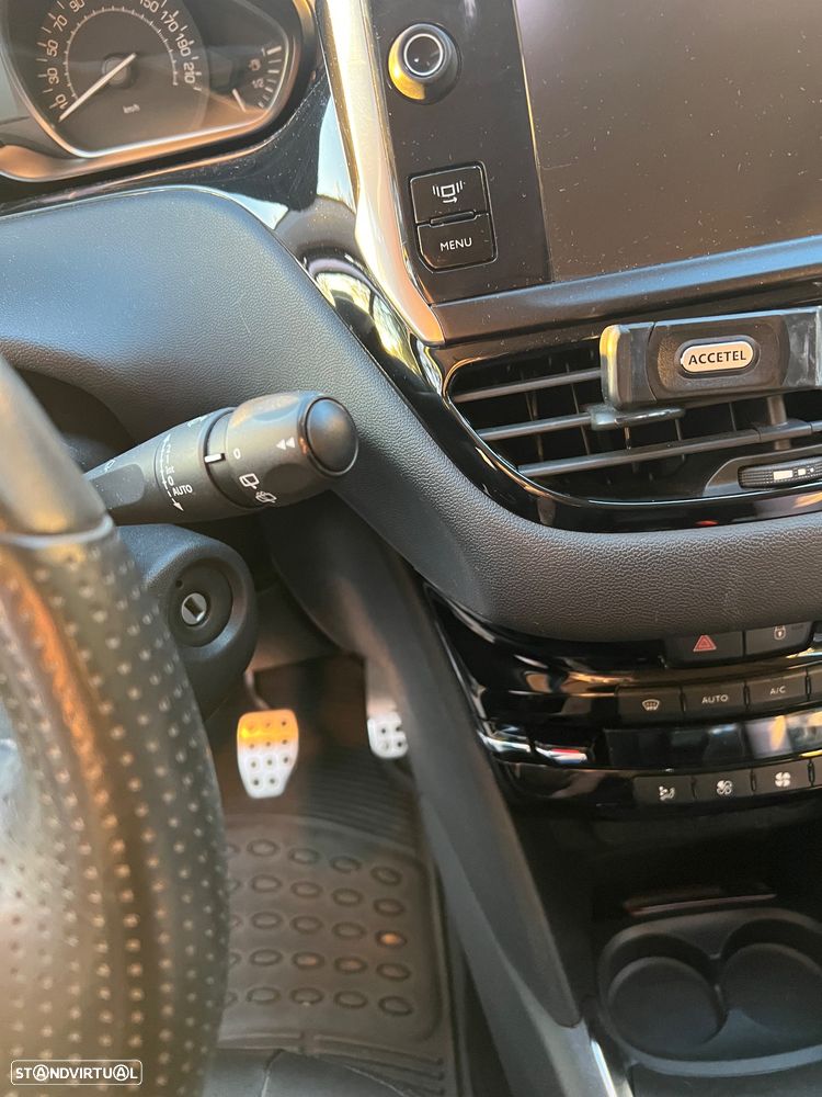 Peugeot 208 1.6 e-HDi Allure - 11