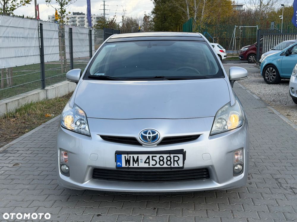 Toyota Prius (Hybrid) Executive - 11