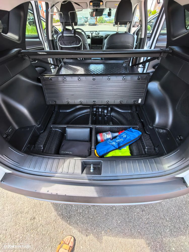 Hyundai Tucson 1.6 T-GDI HEV Vanguard - 24