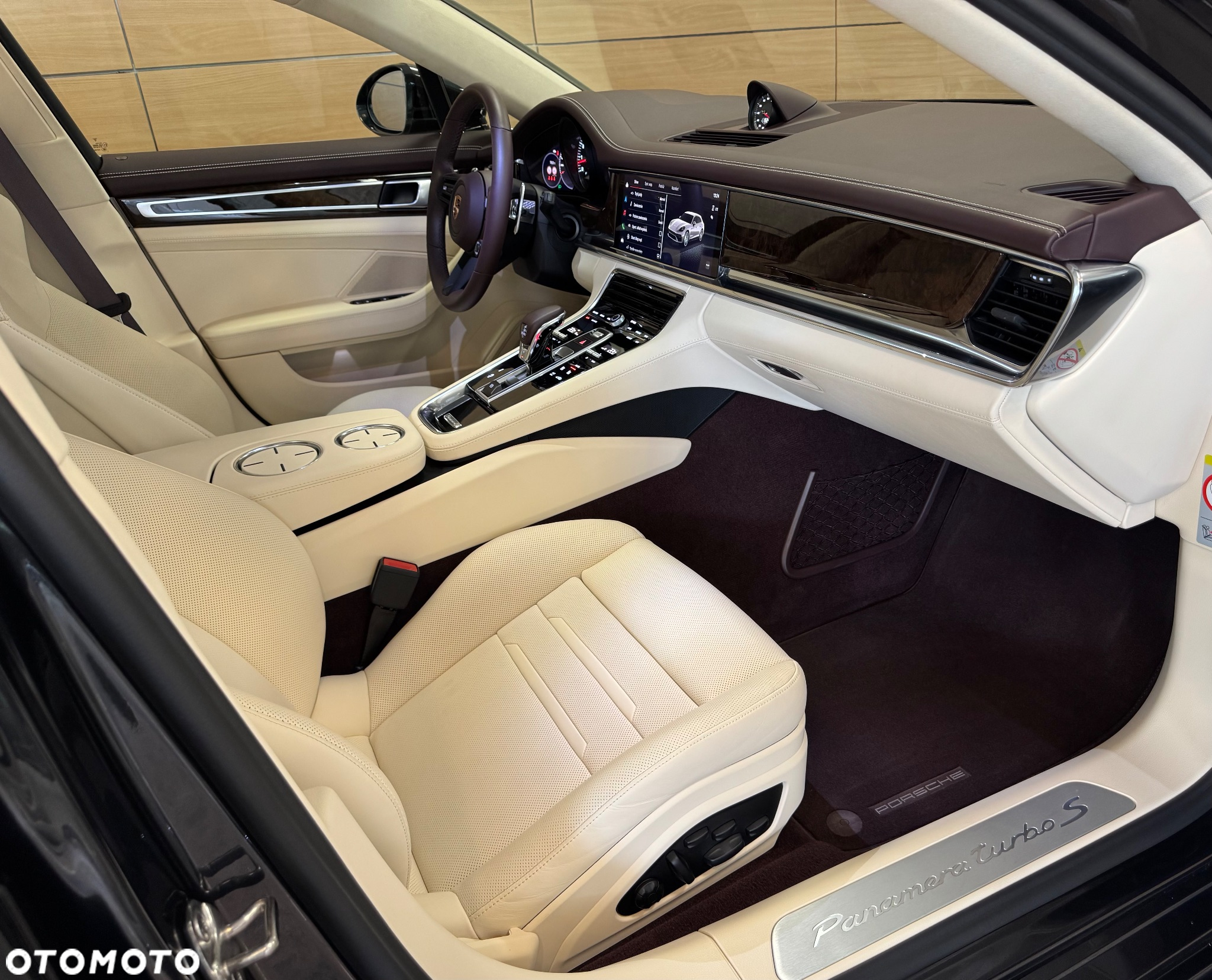Porsche Panamera Turbo S Sport Turismo - 9