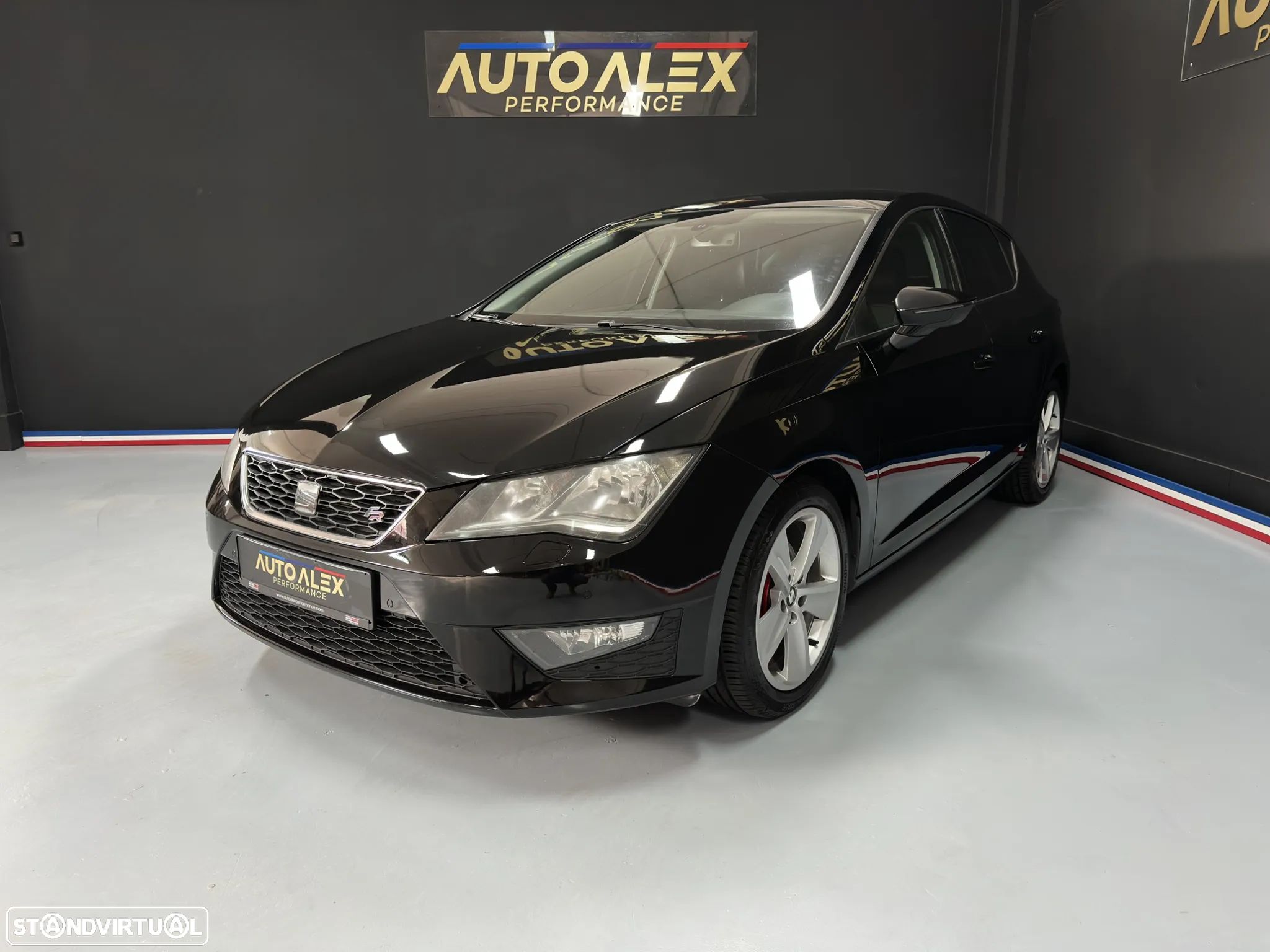 SEAT Leon 2.0 TDI DPF FR - 1