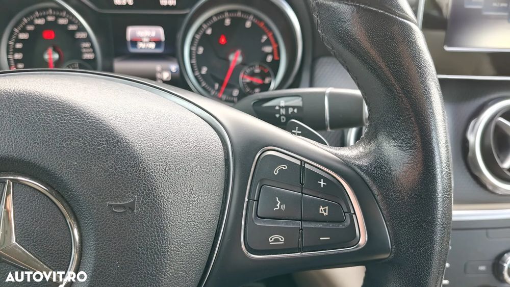 Mercedes-Benz GLA 180 7G-DCT Urban - 15