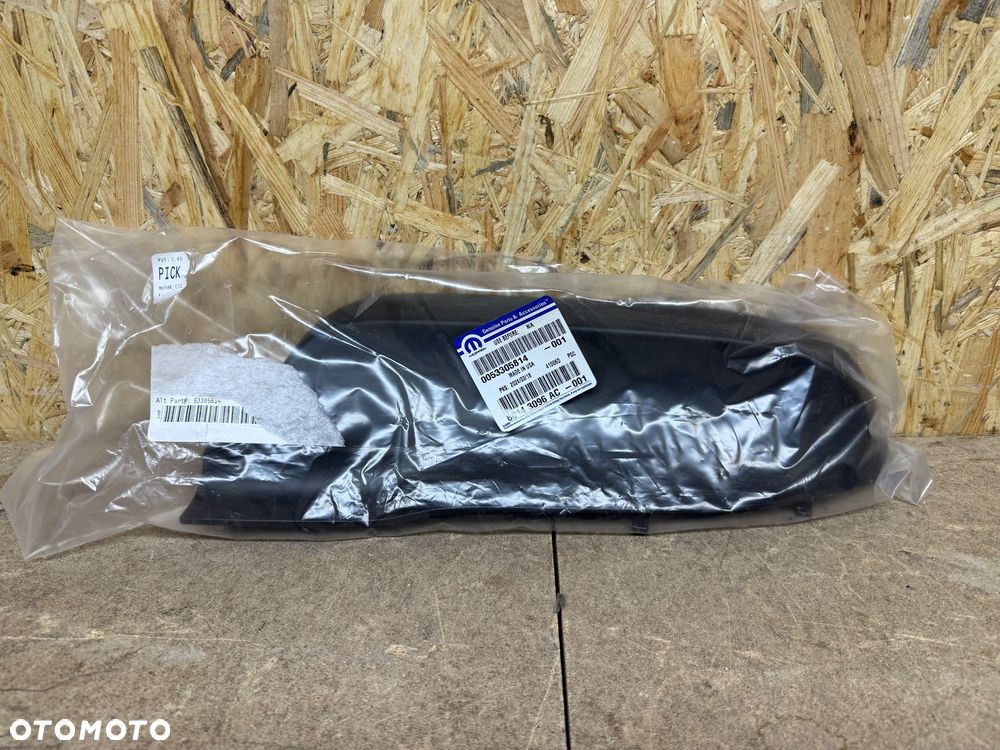 JEEP GRAND CHEROKEE LISTWA OZDOBNA ZDERZAKA Z PRZODU PRAWA OE 68143096AC