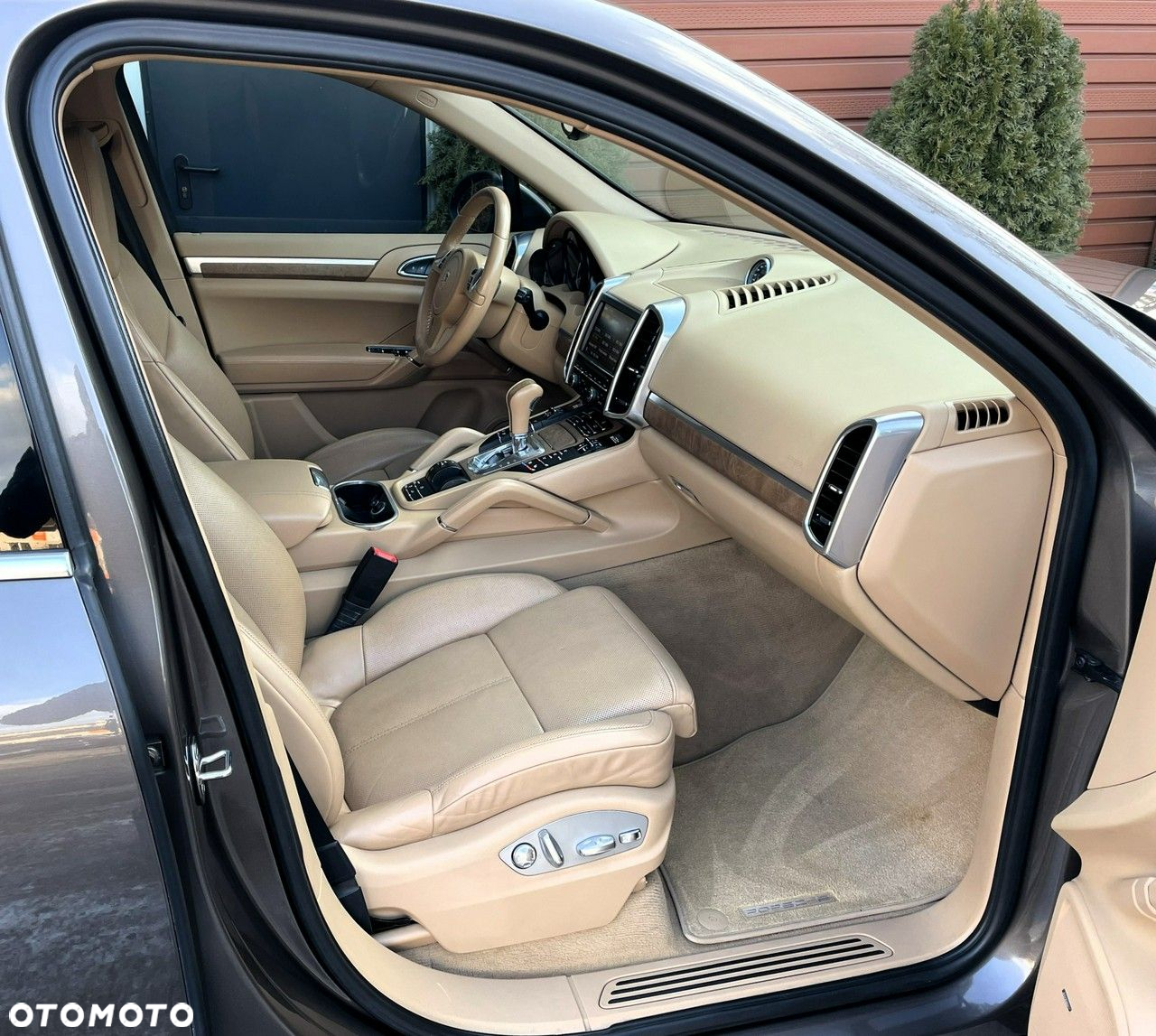 Porsche Cayenne - 24