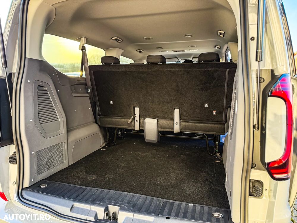 Volkswagen Caravelle - 17