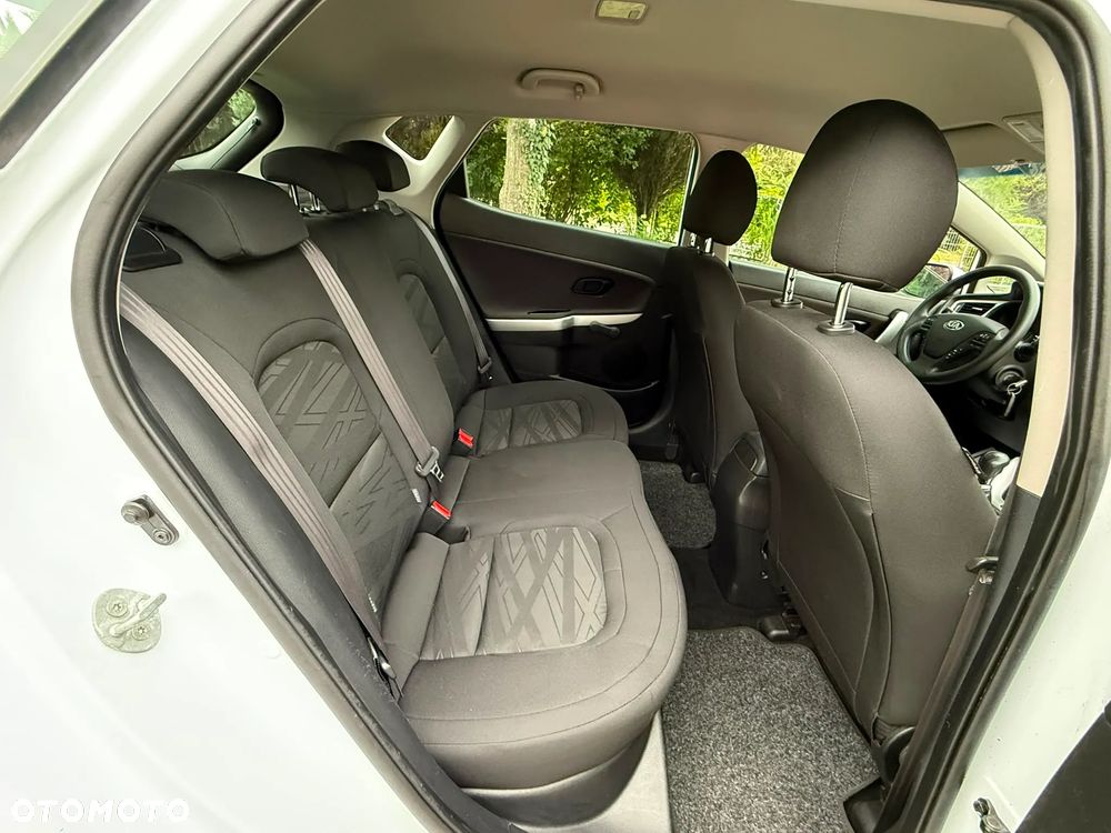 Kia Ceed - 8