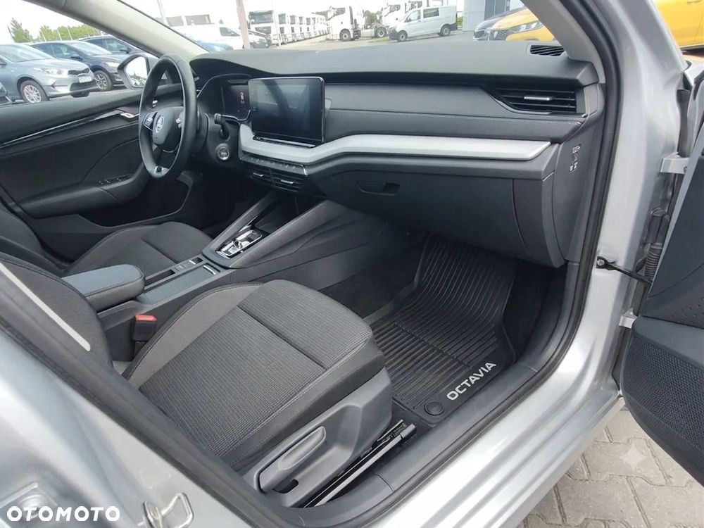 Skoda Octavia 2.0 TDI DSG Ambition - 7