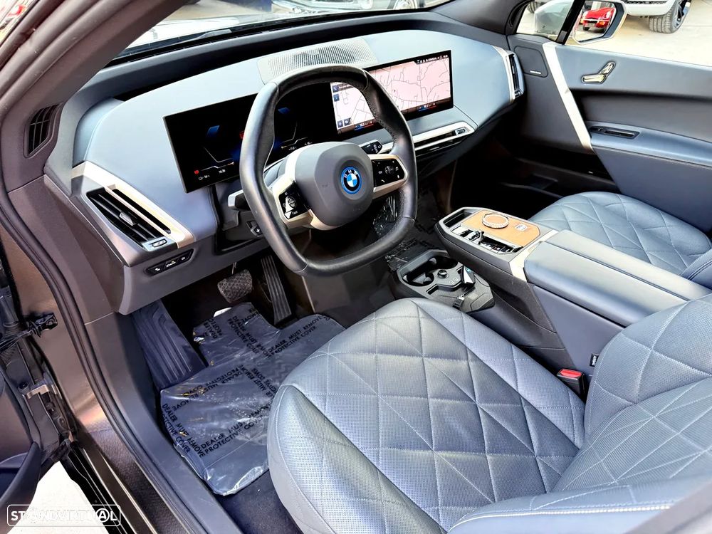 BMW iX xDrive 50 Pack Desportivo - 21