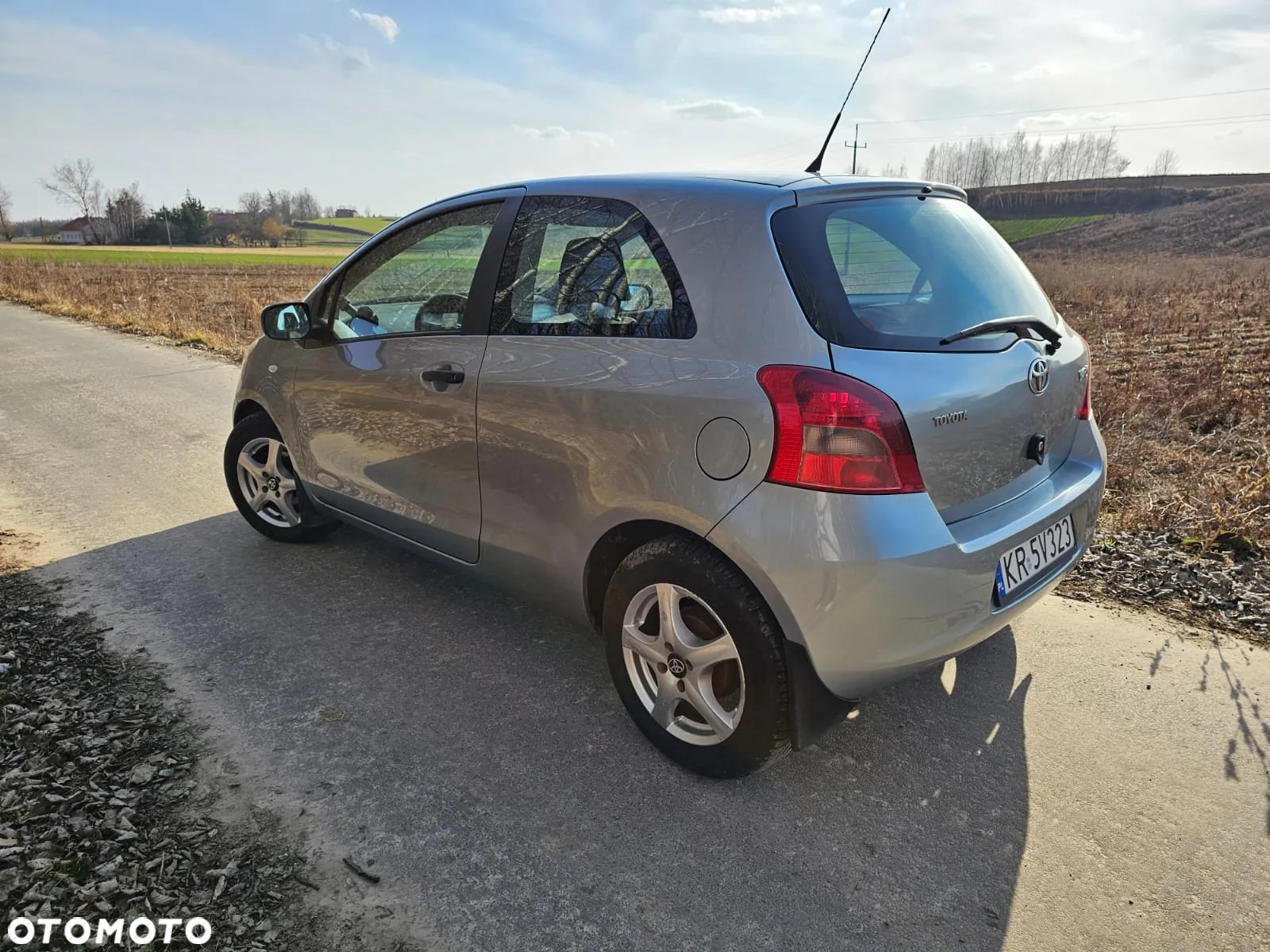 Toyota Yaris 1.0 Terra A/C - 3