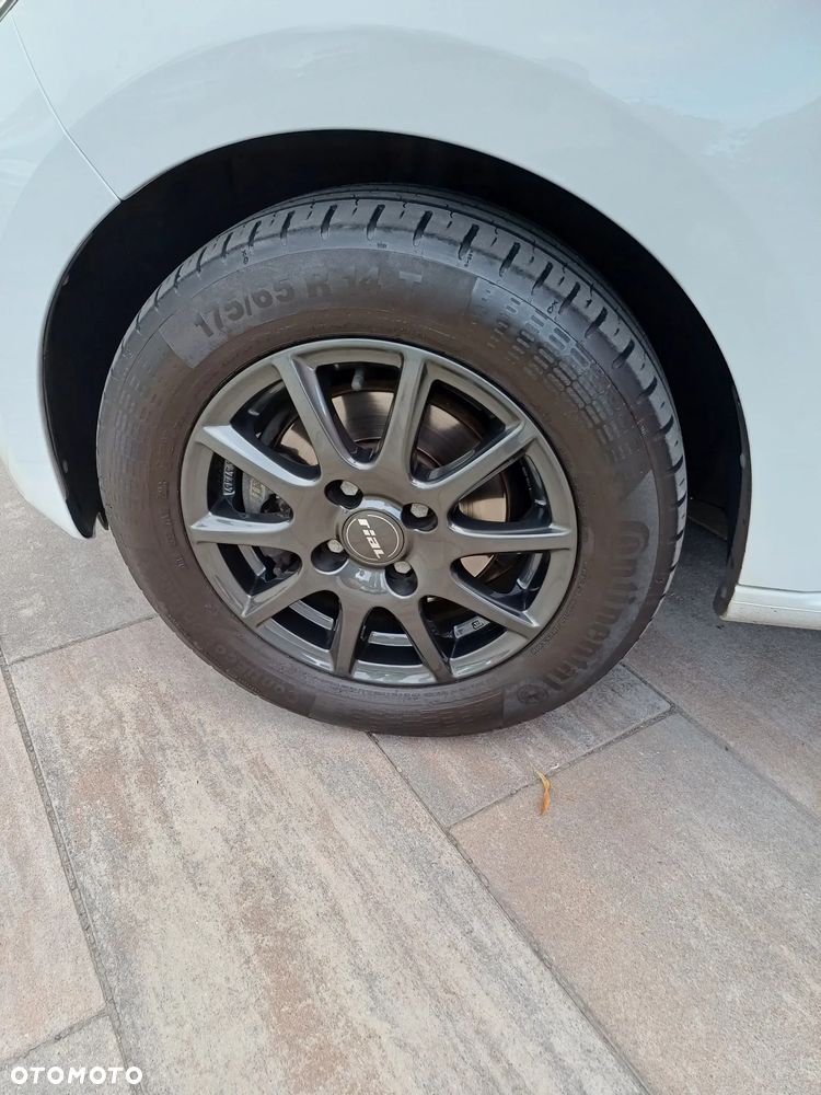 Volkswagen up! 1.0 move - 10