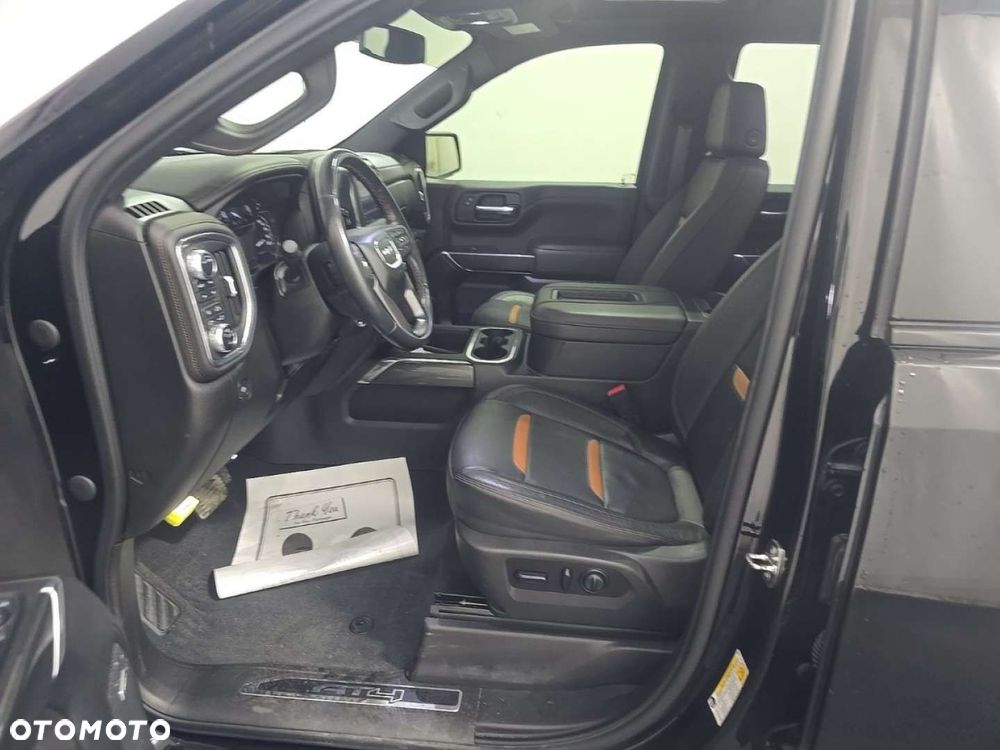 GMC Sierra - 10