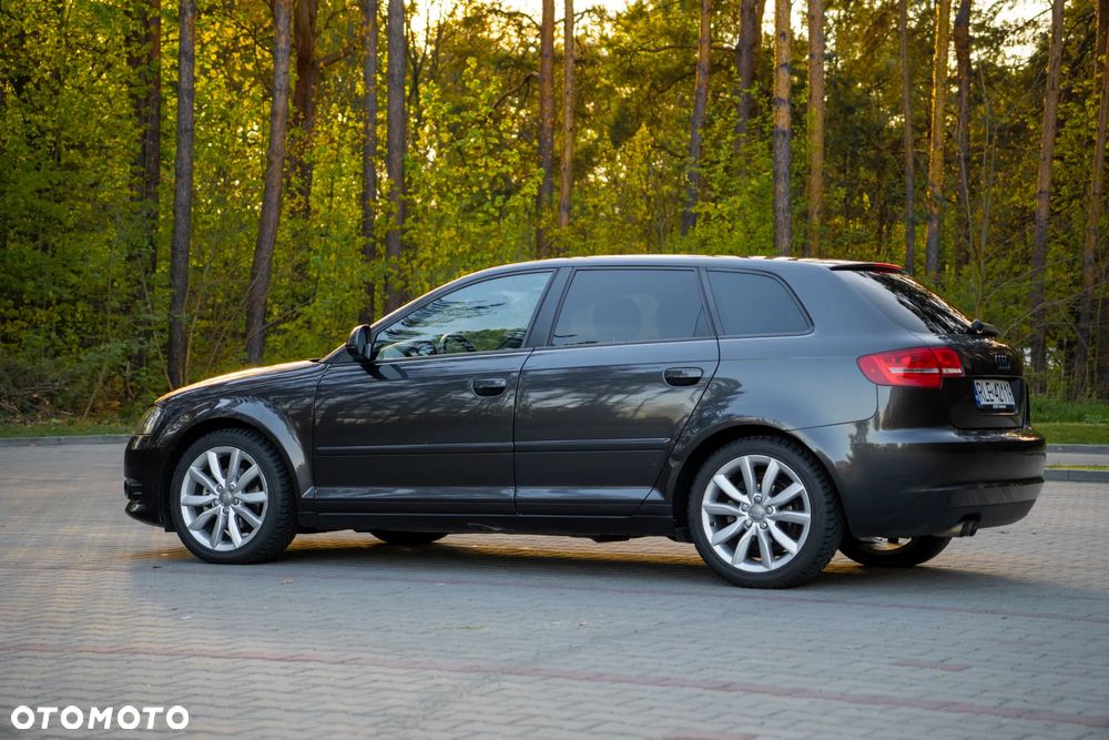 Audi A3 Sportback 2.0 TDI DSG Ambition - 4