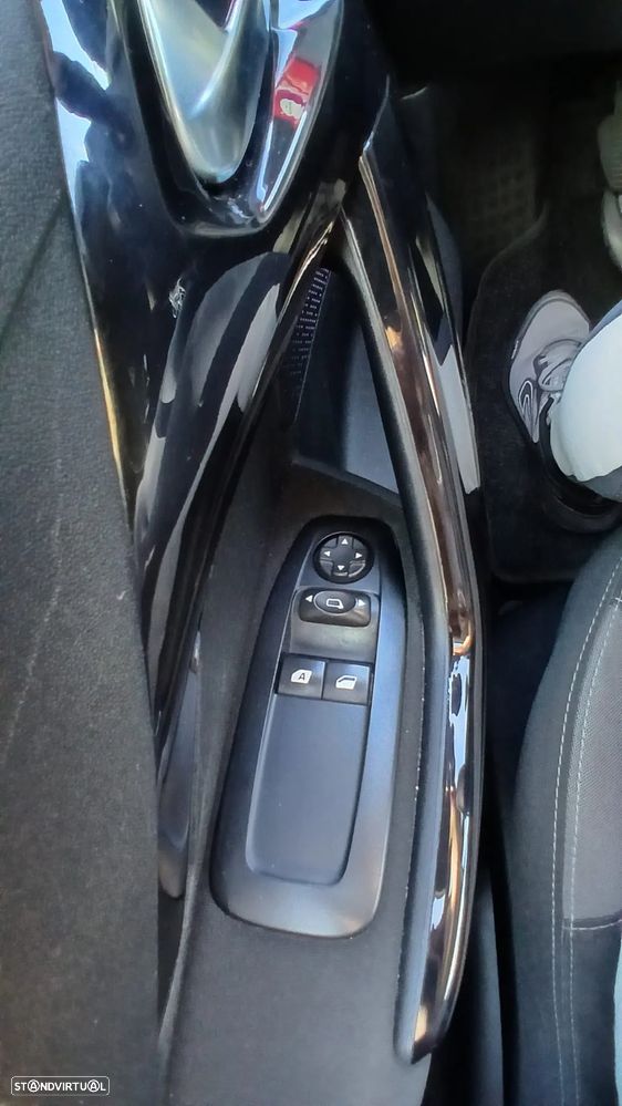 Peugeot 208 1.4 HDi Active - 19