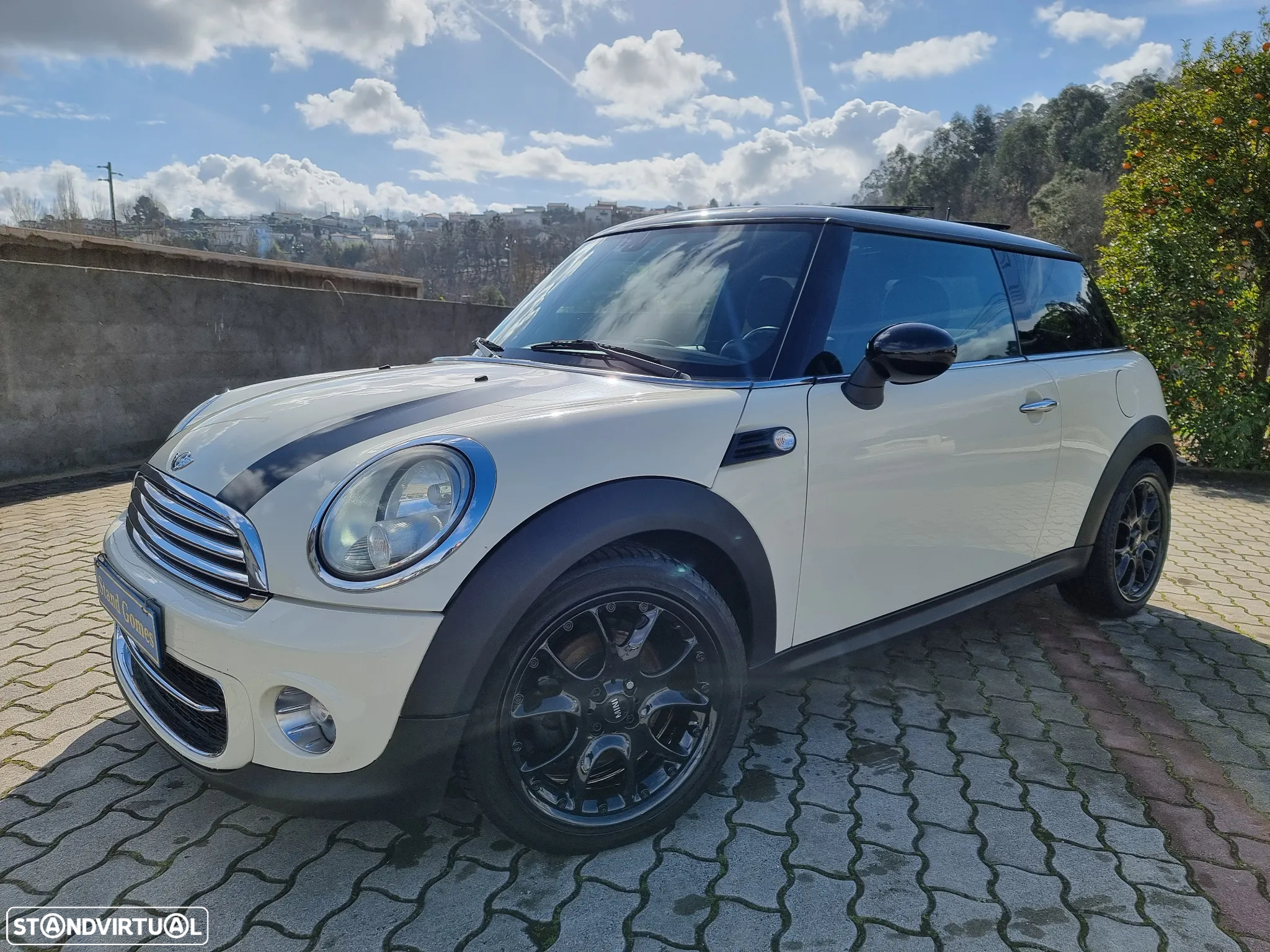 MINI 3 Portas Cooper D - 2