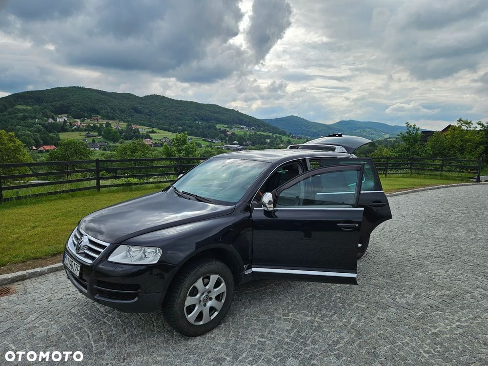 Volkswagen Touareg - 1